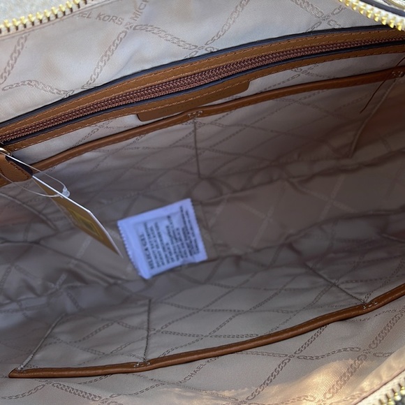Michael Kors Large Hobo Bag - Picture 7 of 9